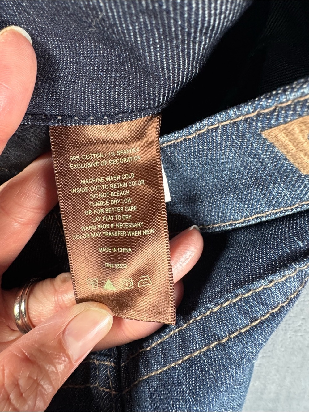 Kut From The Kloth Maggie Flare Jeans Size 4 Dark Wash Denim - Picture 5 of 6
